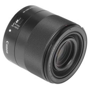 Объектив Canon EF-M 32mm F1.4 STM